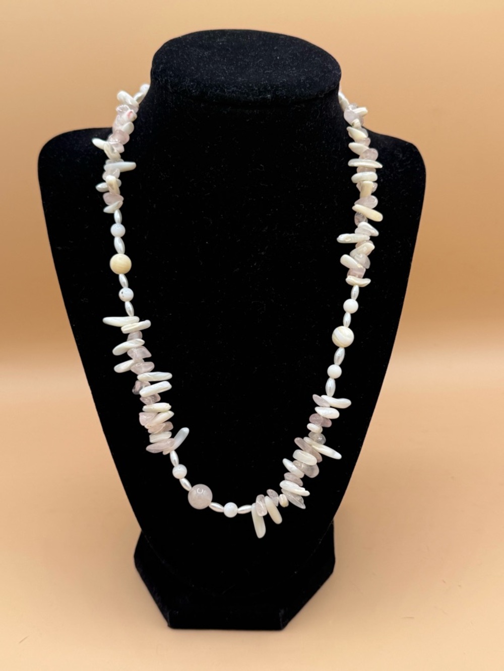 White Mother of Pearl and Shell Chip Necklace in Cream and Pink